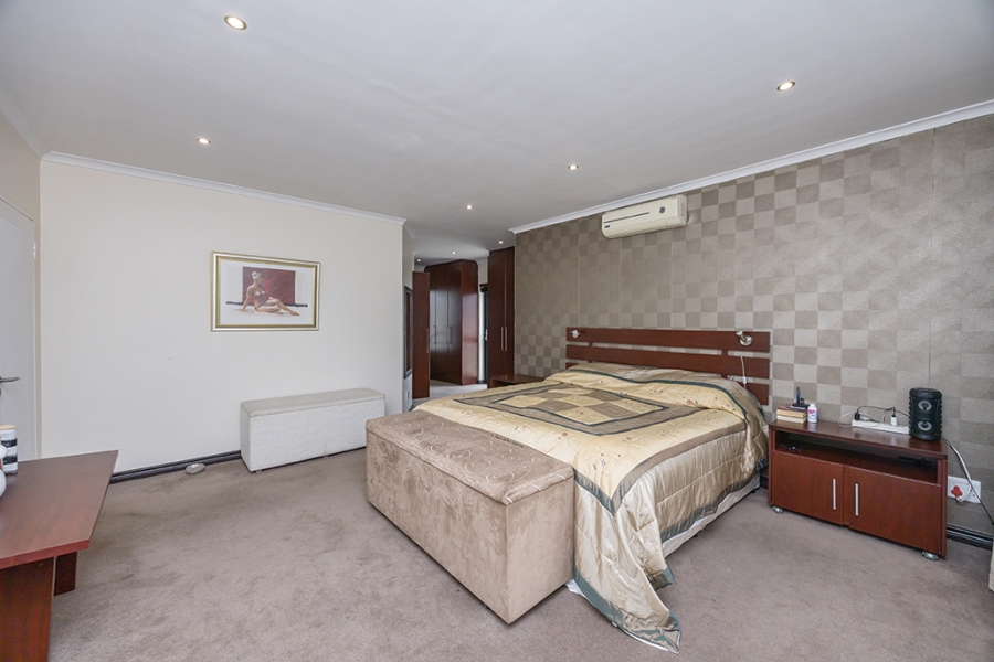 5 Bedroom Property for Sale in Big Bay Western Cape